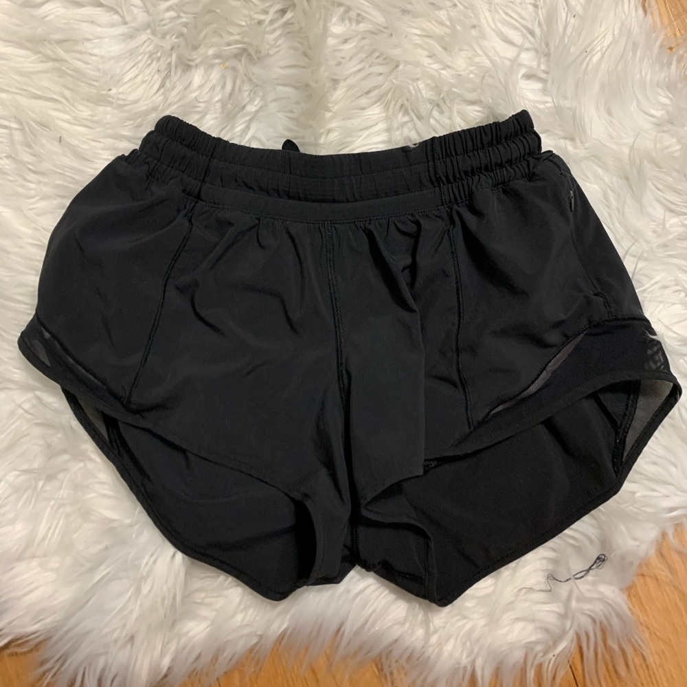 Lululemon Hotty Hot Short II 2.5”